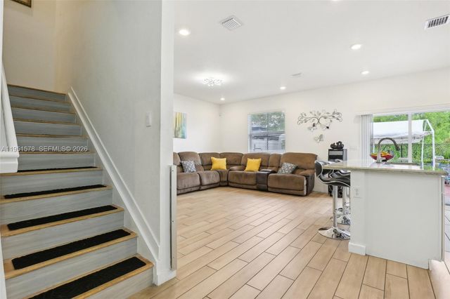 754 SE 19th St, Homestead, FL 33034