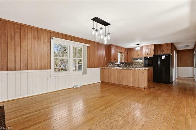 1024 Country Lane, Winston-salem, NC 27107