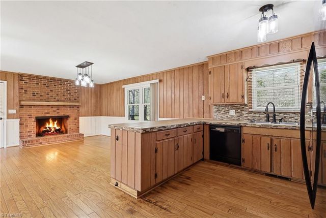 1024 Country Lane, Winston-salem, NC 27107