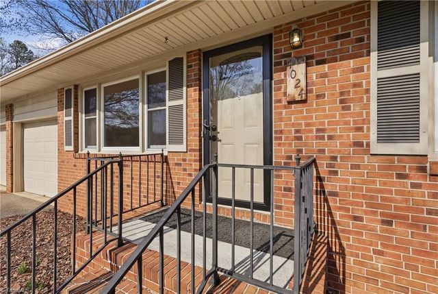 1024 Country Lane, Winston-salem, NC 27107