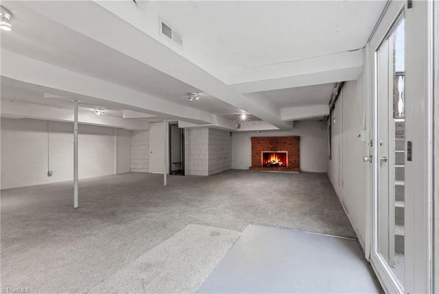 1024 Country Lane, Winston-salem, NC 27107