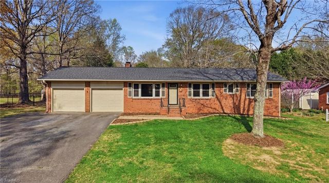 1024 Country Lane, Winston-salem, NC 27107