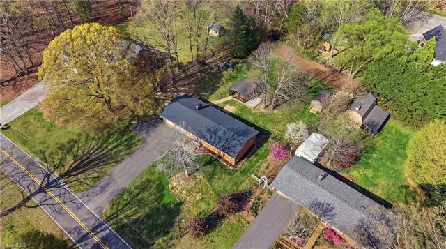 1024 Country Lane, Winston-salem, NC 27107