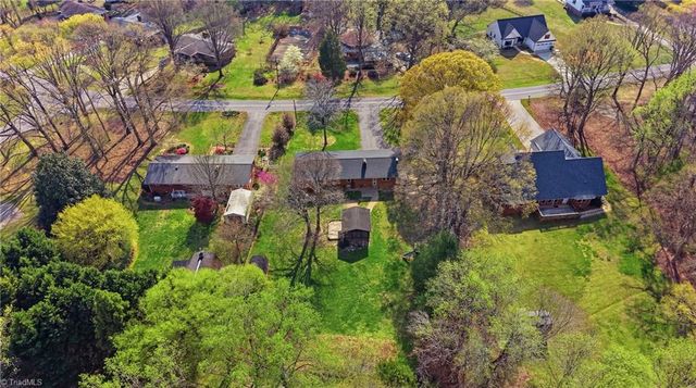 1024 Country Lane, Winston-salem, NC 27107