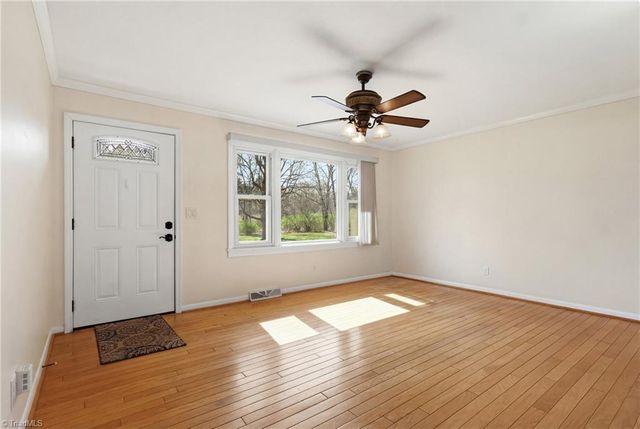 1024 Country Lane, Winston-salem, NC 27107