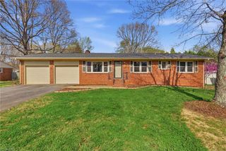 1024 Country Lane, Winston-salem, NC 27107