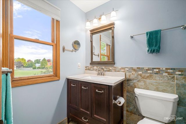 135 Chesterfield Drive, Oswego, IL 60543