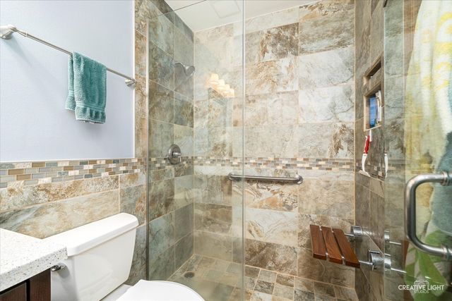 135 Chesterfield Drive, Oswego, IL 60543