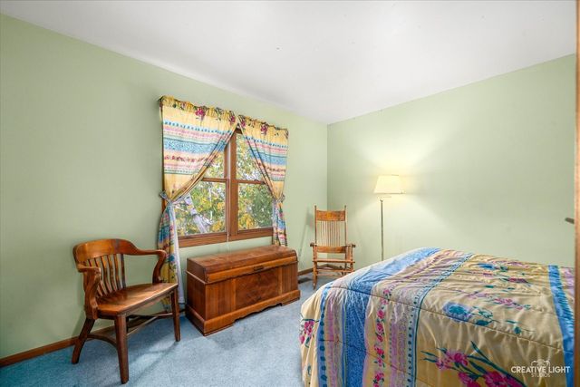 135 Chesterfield Drive, Oswego, IL 60543