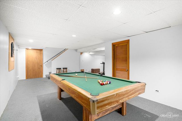 135 Chesterfield Drive, Oswego, IL 60543