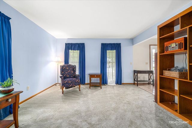 135 Chesterfield Drive, Oswego, IL 60543