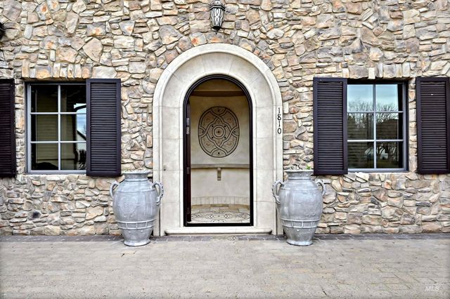 1810 N Valle Bello Way, Eagle, ID 83616