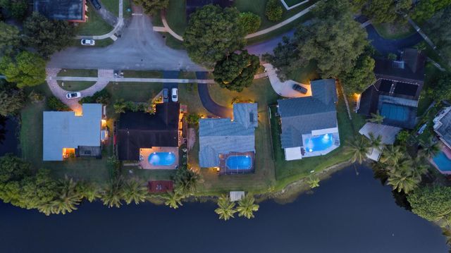 5152 SW 104th Avenue, Cooper City, FL 33328