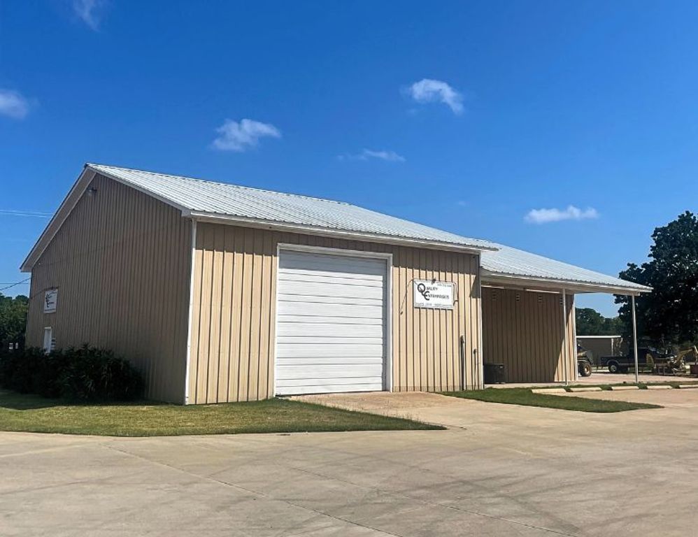 11405 North Dowling Road 2, College Station, TX 77845 — exterior