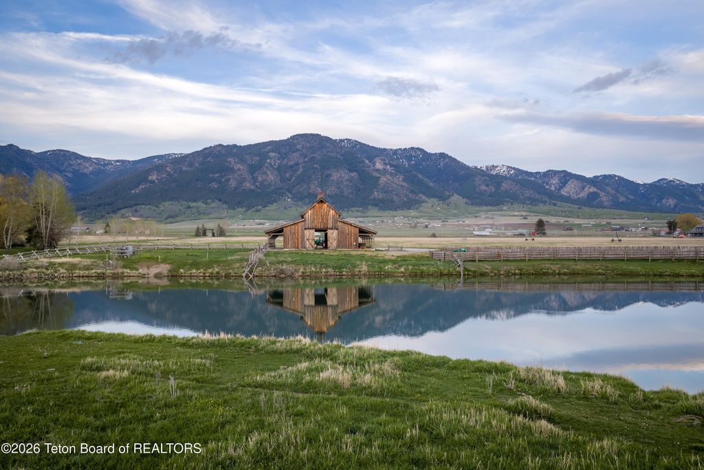 106723 U.S. 89, Etna, WY 83118