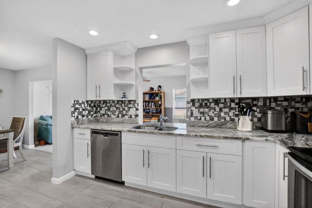 6277 Overland Place, Delray Beach, FL 33484