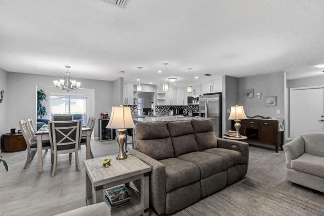 6277 Overland Place, Delray Beach, FL 33484