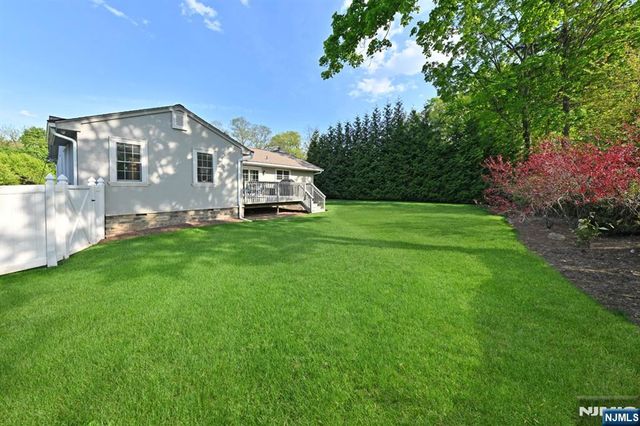 40 Plymouth Road, Hillsdale, NJ 07642