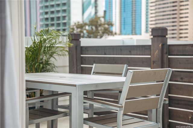 803 Waimanu Street 512, Honolulu, HI 96813