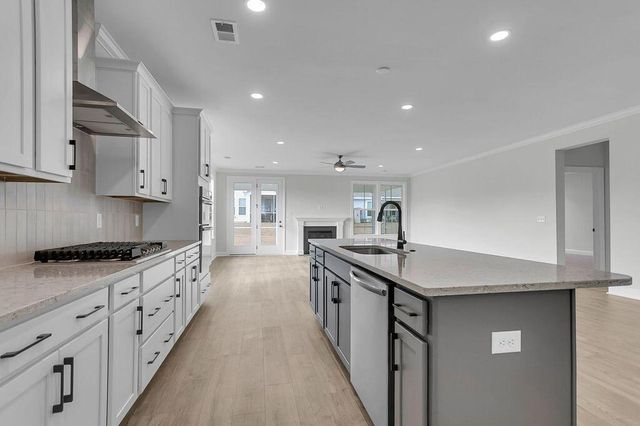1005 Tributary Boulevard, Hollywood, SC 29449