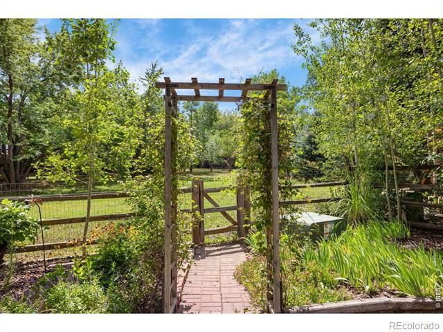 7368 Dry Creek Road, Niwot, CO 80503