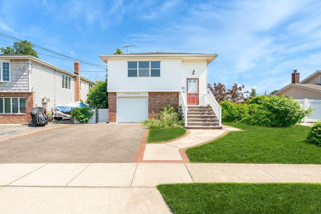 227 N Walnut Street, Massapequa, NY 11758