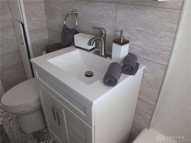 324 E Maplewood Avenue, Dayton, OH 45405