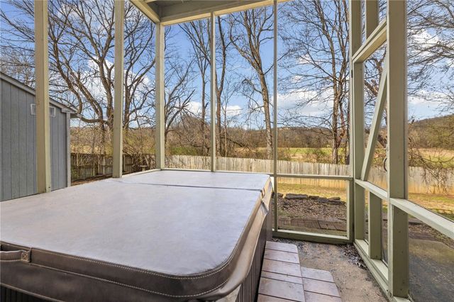 4318 Lawndale Drive, Fayetteville, AR 72701