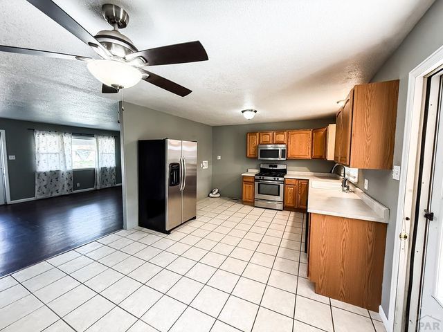 1803 Brimmer St, Pueblo, CO 81005