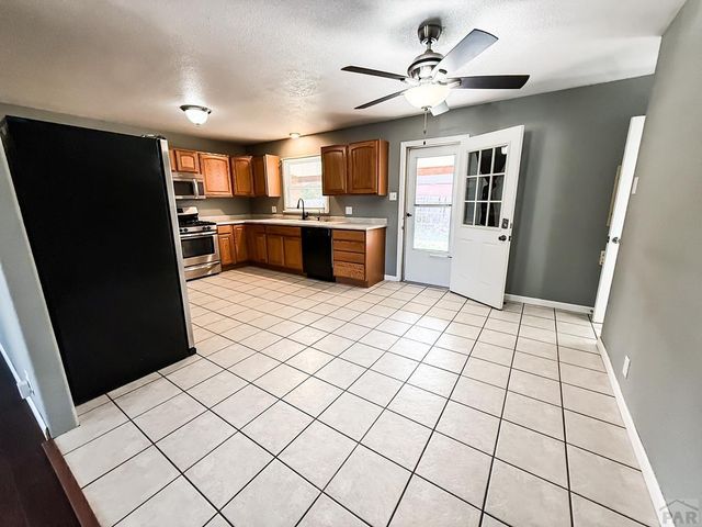 1803 Brimmer St, Pueblo, CO 81005