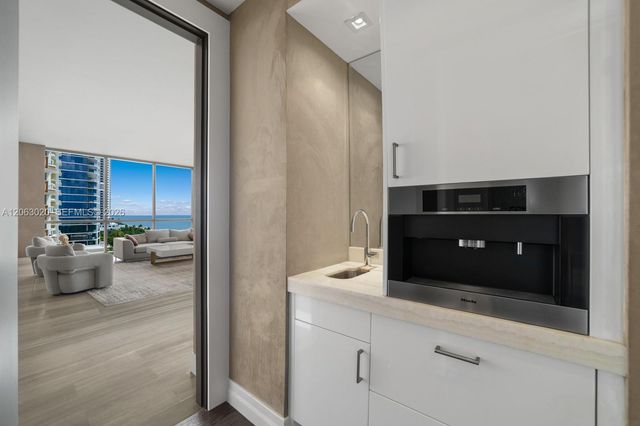 17749 Collins Ave 601, Sunny Isles Beach, FL 33160