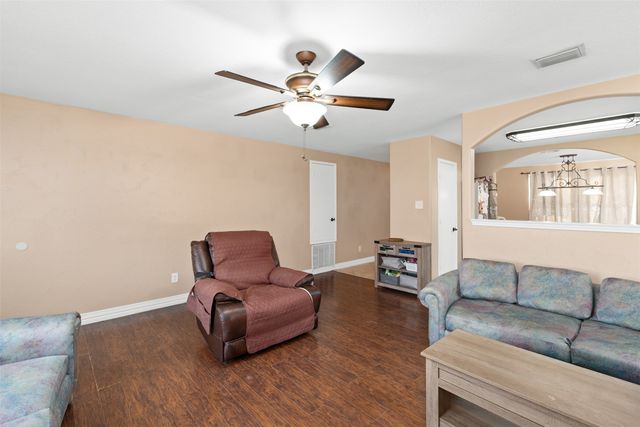 2133 Shawnee Trail, Fort Worth, TX 76247