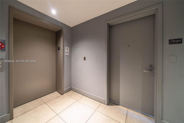 16385 Biscayne Blvd 1120, North Miami Beach, FL 33160