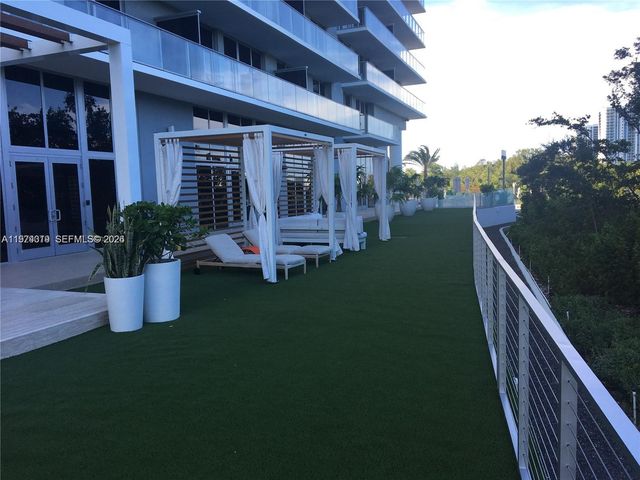 16385 Biscayne Blvd 1120, North Miami Beach, FL 33160