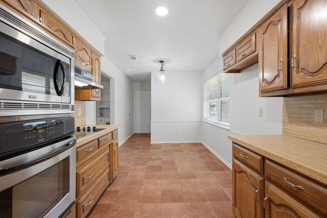 1920 Westminster Drive, Carrollton, TX 75007