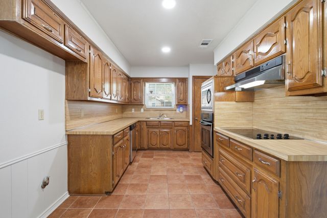 1920 Westminster Drive, Carrollton, TX 75007
