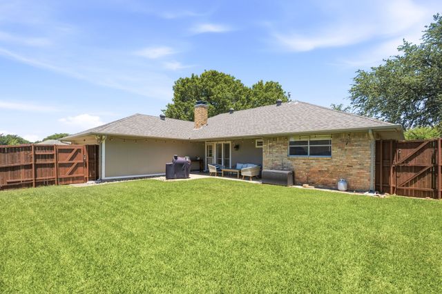 1920 Westminster Drive, Carrollton, TX 75007