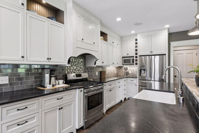 604 4th Street N, Stillwater, MN 55082