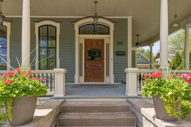 604 4th Street N, Stillwater, MN 55082
