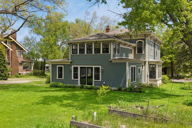 604 4th Street N, Stillwater, MN 55082