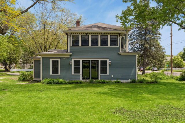 604 4th Street N, Stillwater, MN 55082