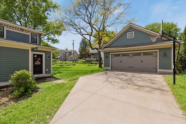 604 4th Street N, Stillwater, MN 55082