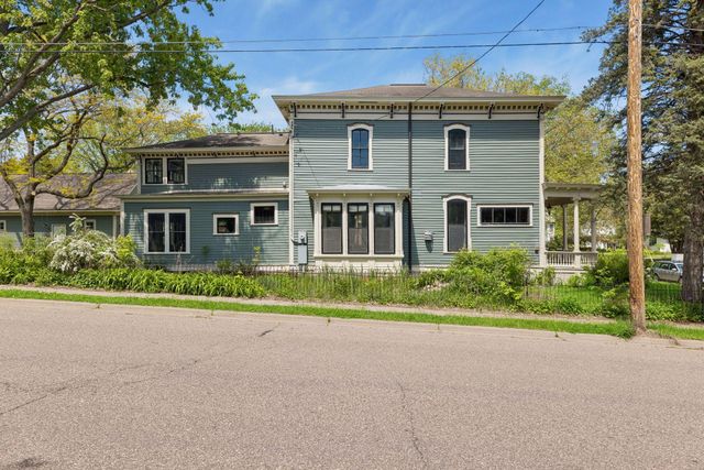 604 4th Street N, Stillwater, MN 55082