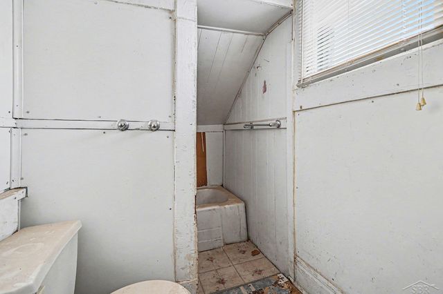 33 graves Avenue, Battle Creek, MI 49037