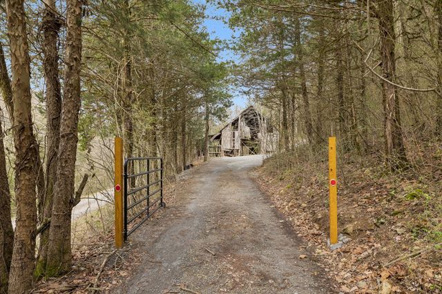 160 Webster Branch Ln, Whitleyville, TN 38588