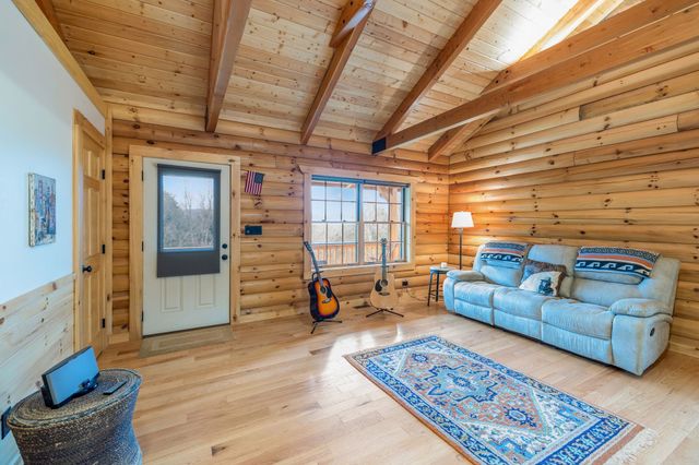 160 Webster Branch Ln, Whitleyville, TN 38588