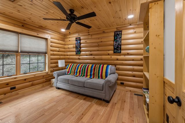 160 Webster Branch Ln, Whitleyville, TN 38588