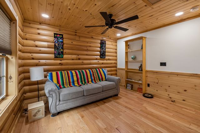 160 Webster Branch Ln, Whitleyville, TN 38588