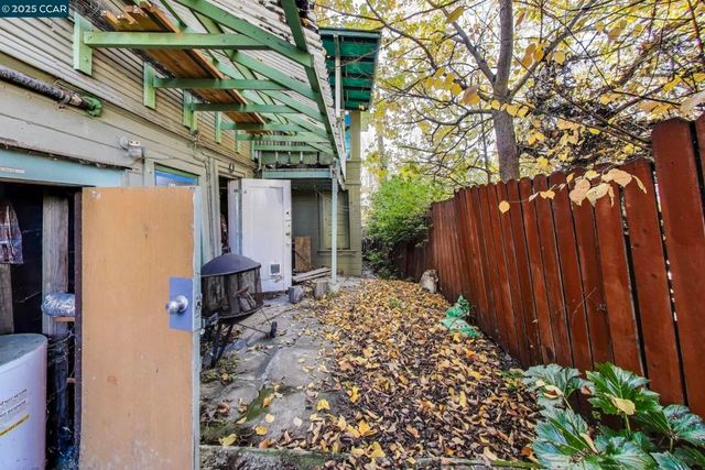 170 Vernon Ter, Oakland, CA 94610