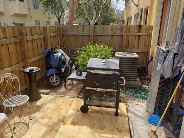 1542 SE 24th Ct 215, Homestead, FL 33035